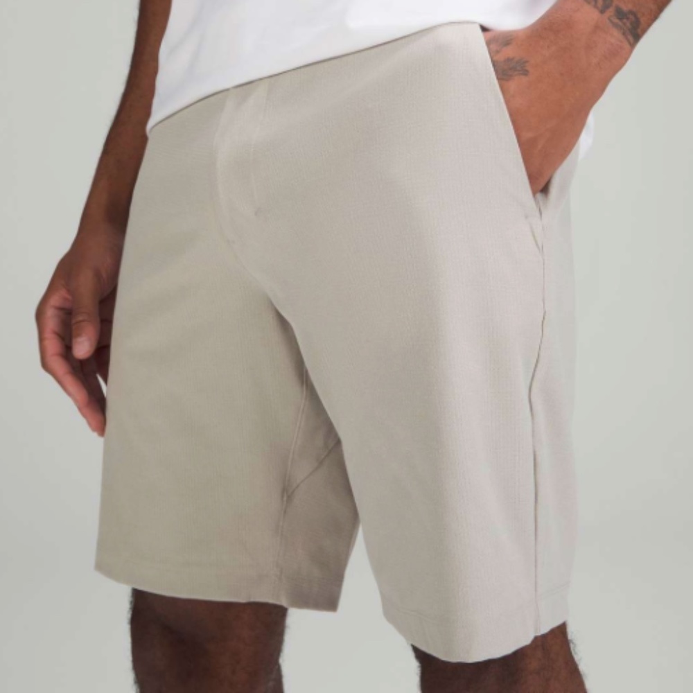 Lululemon Commission Classic Fit 7" Short